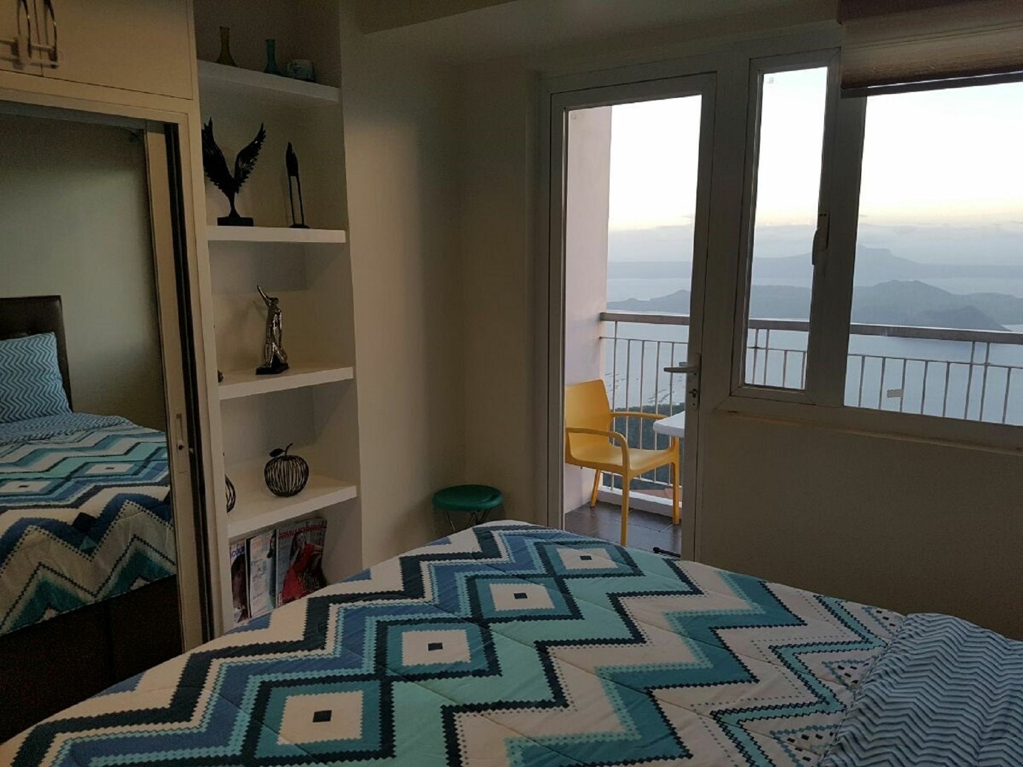 Blowing In The Wind - Lake View Apartments تاجيتاي المظهر الخارجي الصورة